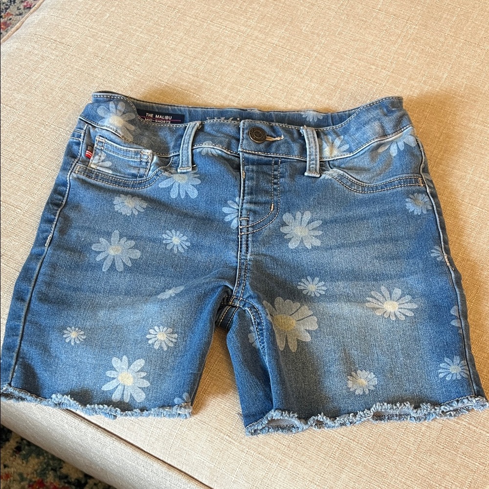 Vigoss girls size 9/10 Blue Denim Shorts with Daisy Print